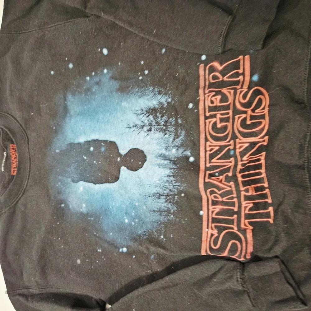 Stranger‎ Things Graphic Sweatshirt Adult Size Small Pullover Black